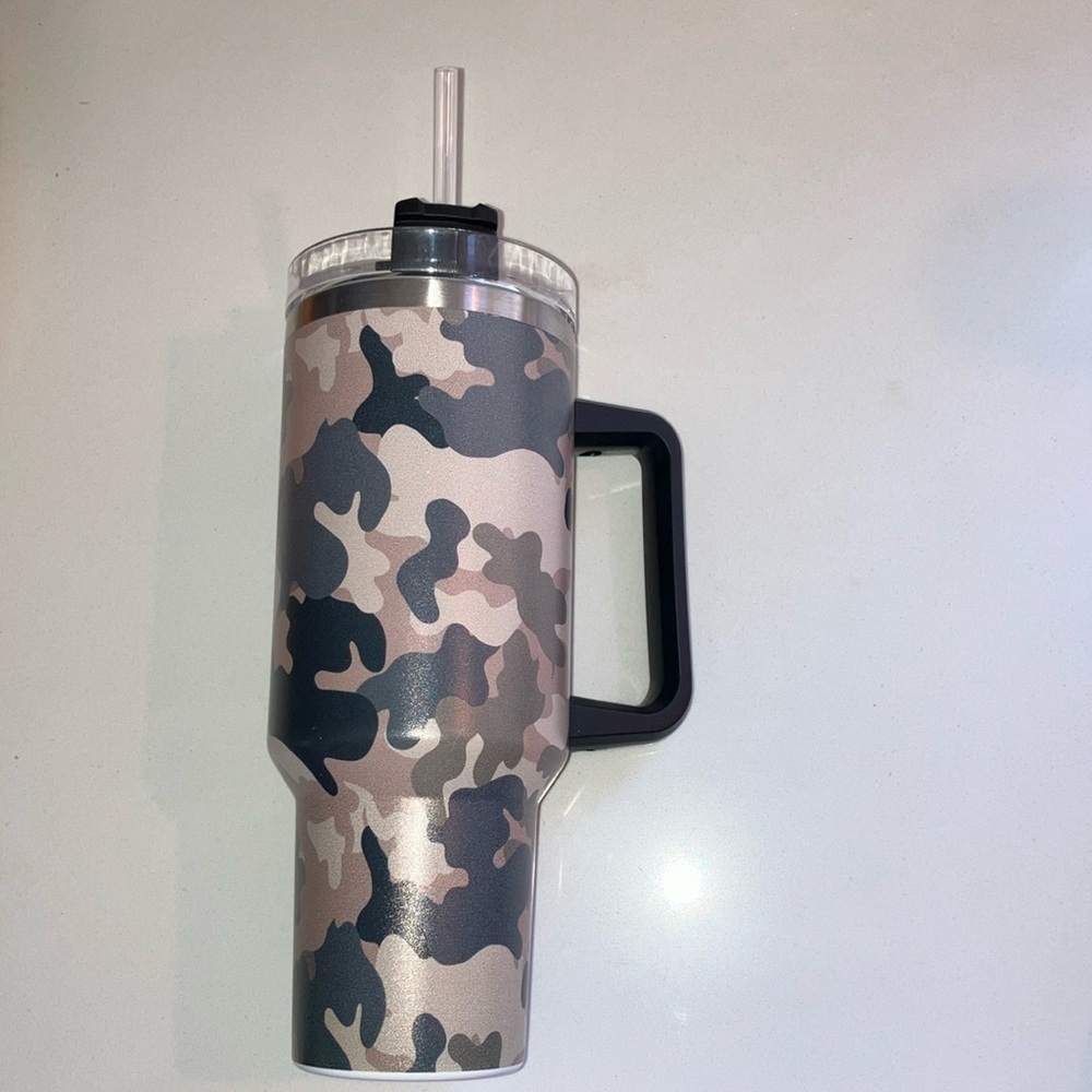 Camouflage Tumbler / coffee & beverage cup with Handle